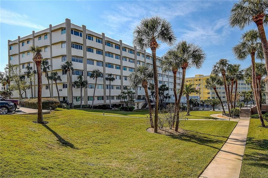 100 BLUFF VIEW DRIVE 514A photo 1
