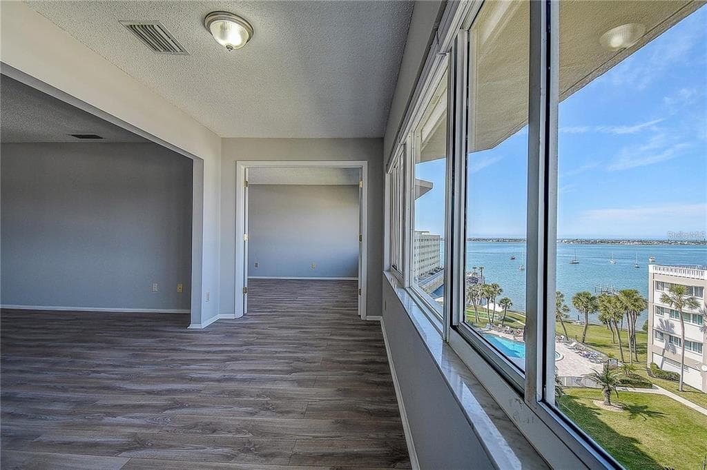 100 BLUFF VIEW DRIVE 514A photo 5