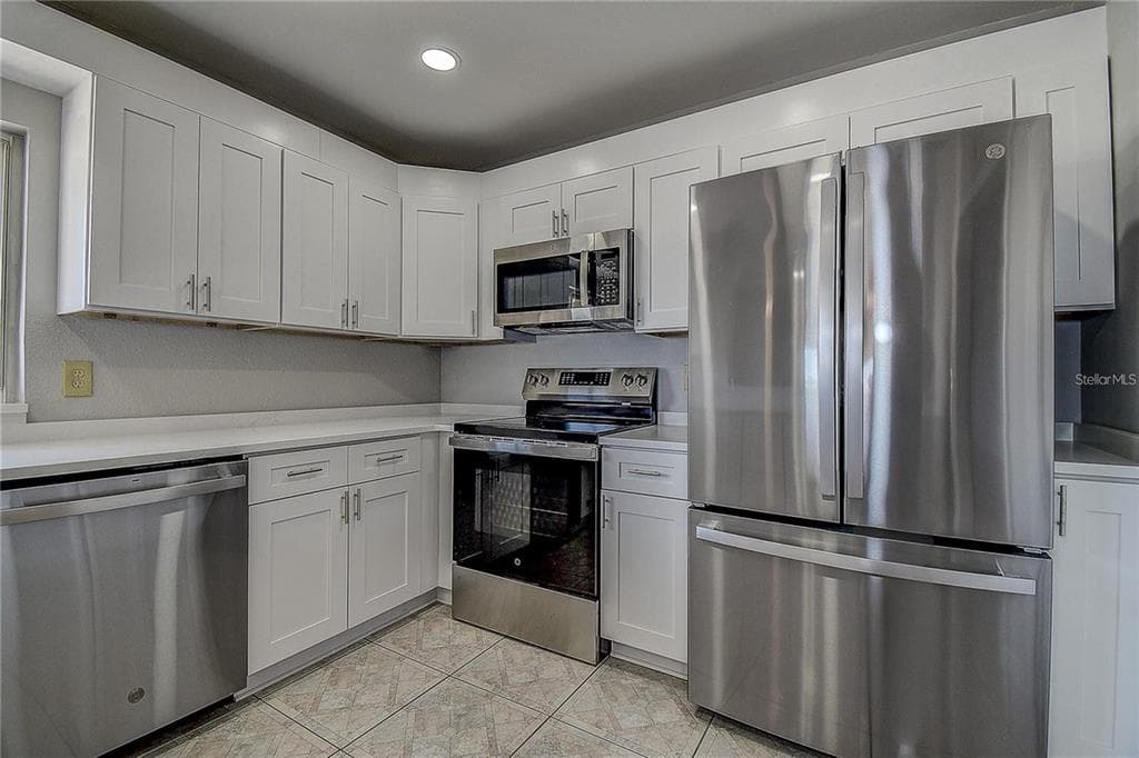 100 BLUFF VIEW DRIVE 514A photo 11