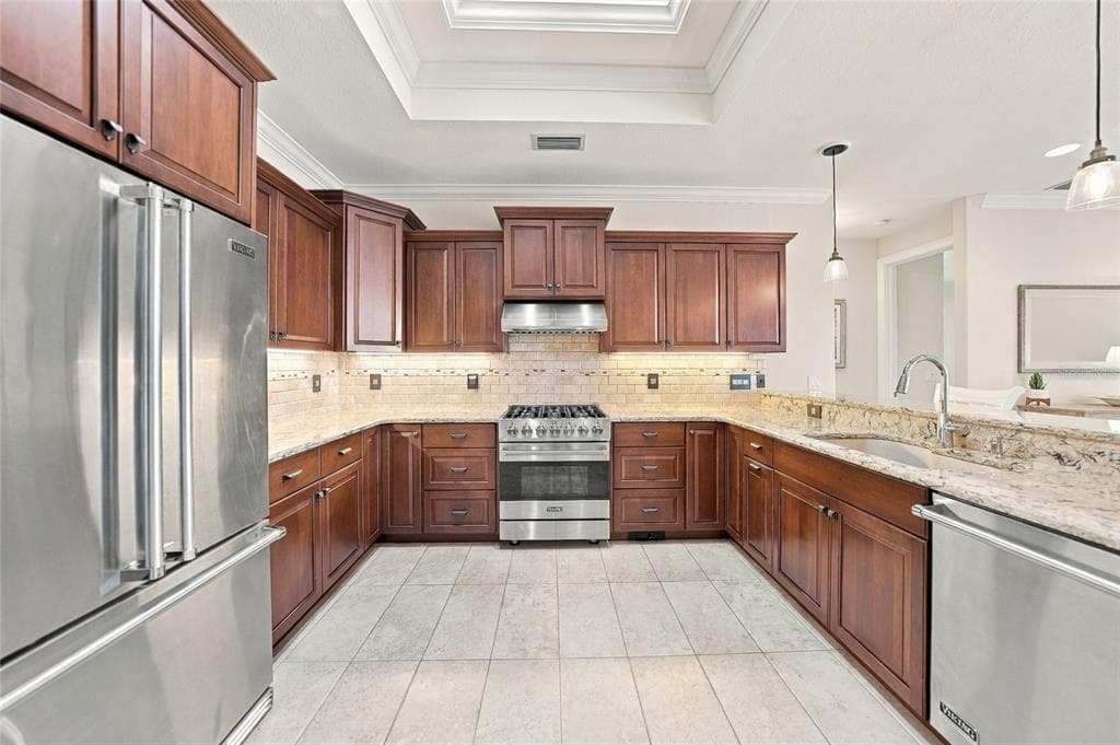 9614 SHELBURNE CIRCLE photo 8