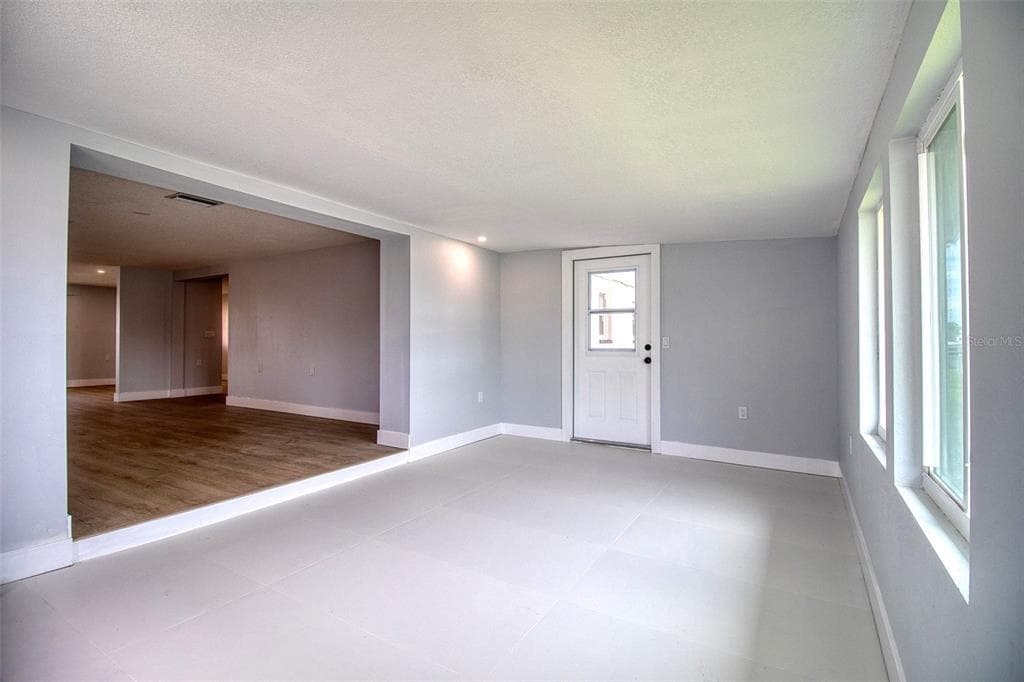 13812 MATTIX AVENUE photo 22