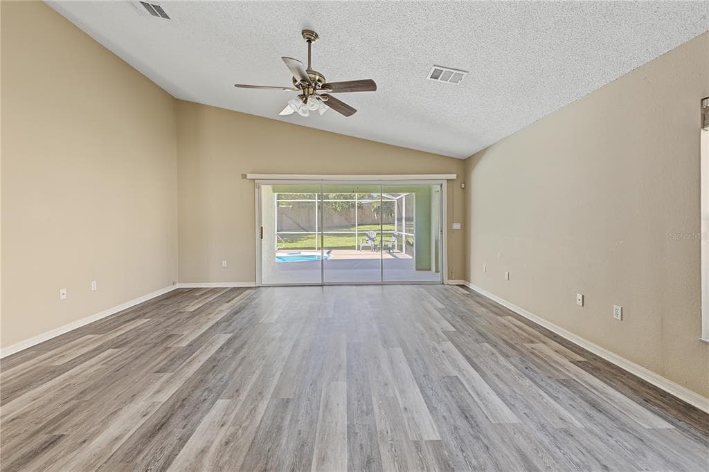7205 JULIAN STREET photo 9