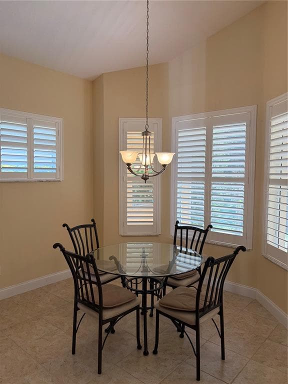 10 LAKESIDE WAY N photo 3
