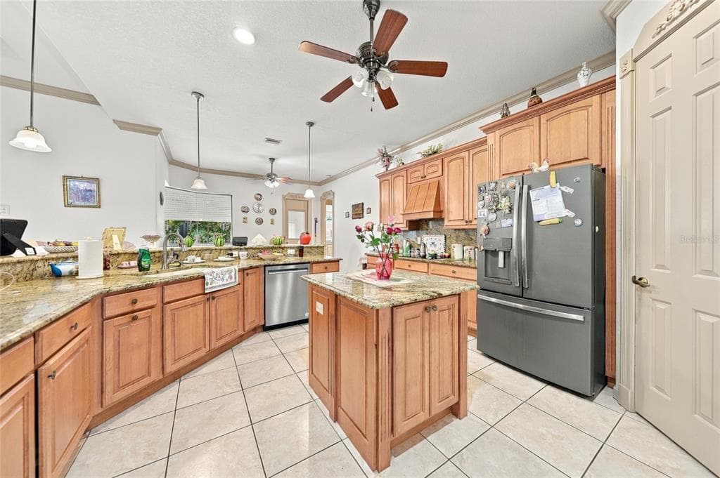 3079 CABARET STREET photo 18