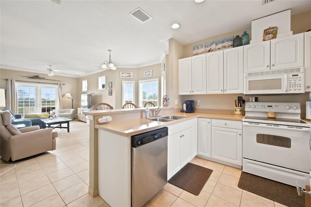 208- 54 SE 910 AVENUE #208 5
