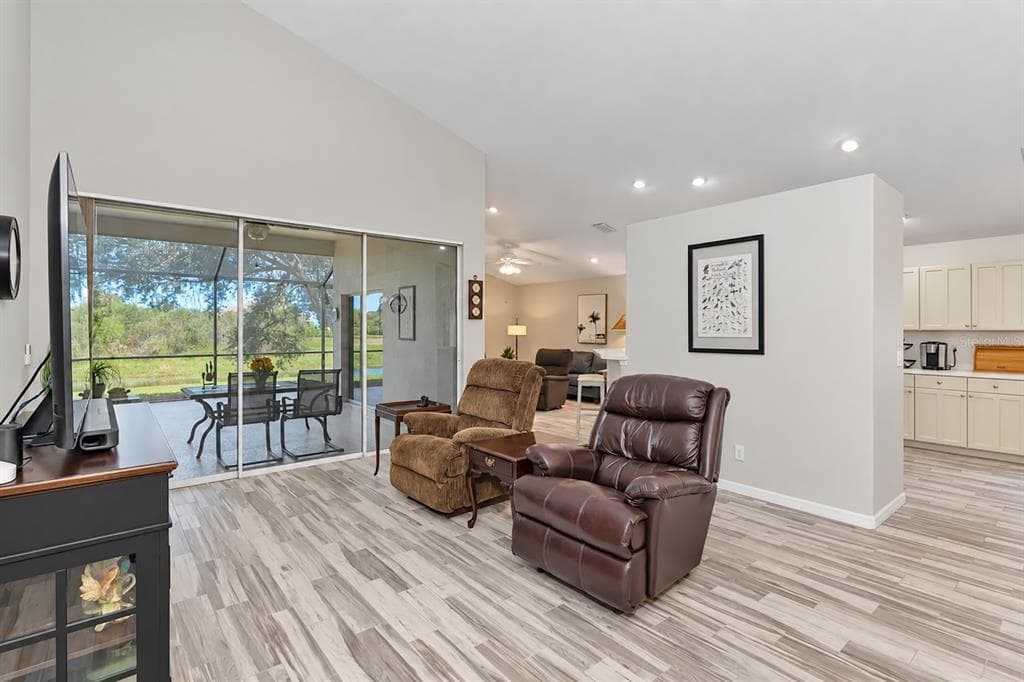 5113 FLAGSTONE DRIVE photo 10