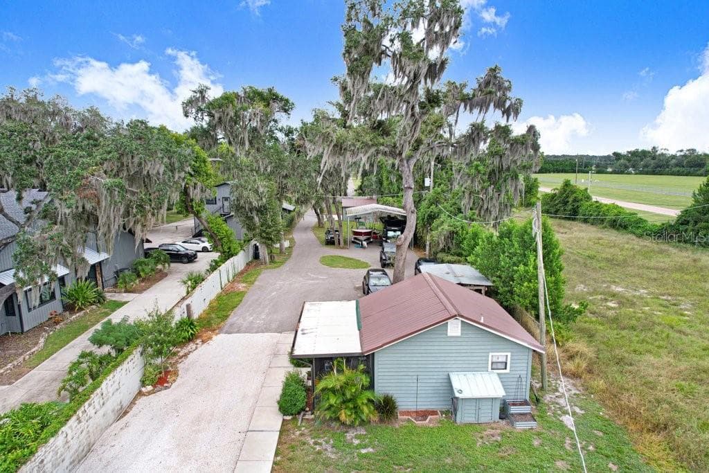 11337 KNIGHTS GRIFFIN ROAD photo 17