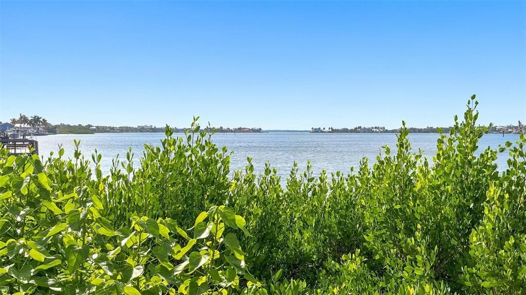 1622 STICKNEY POINT ROAD 22-102 photo 12