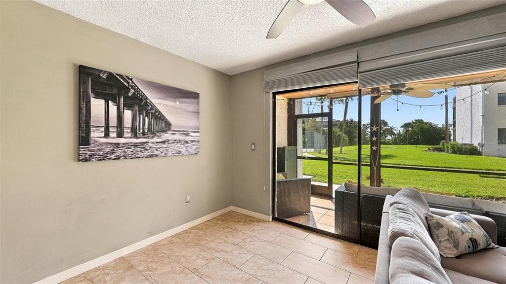 1622 STICKNEY POINT ROAD 22-102 photo 10