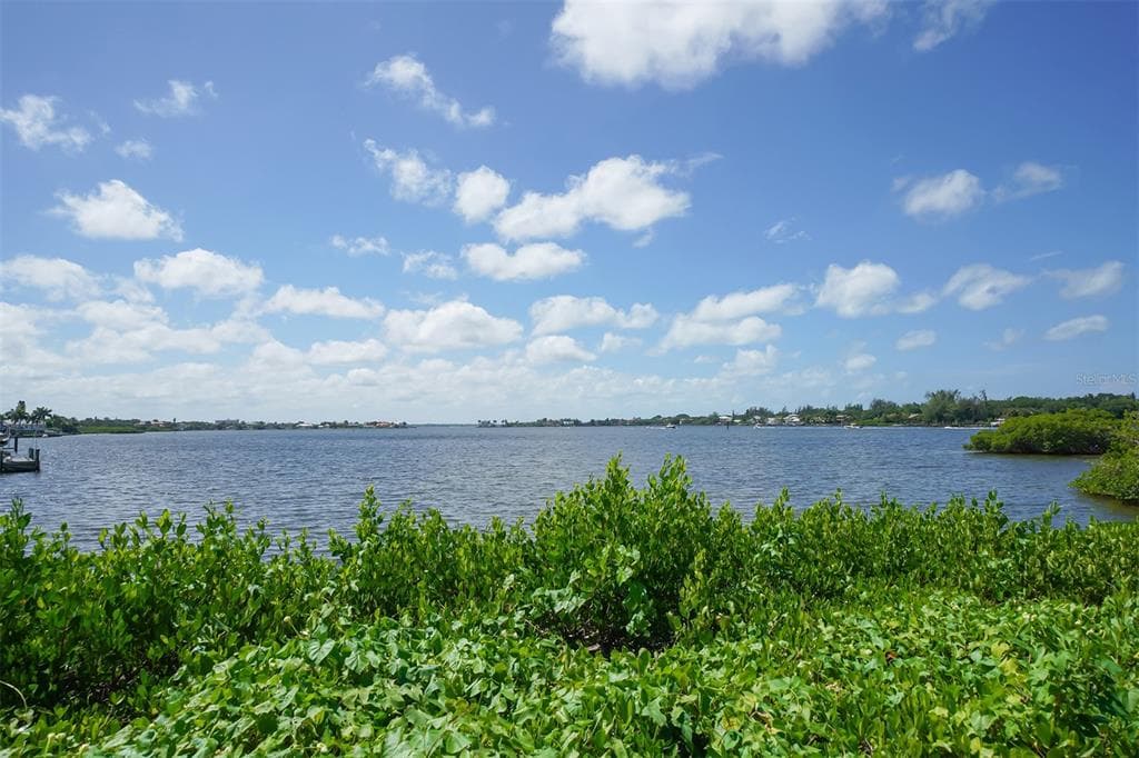 1622 STICKNEY POINT ROAD 22-102 photo 11