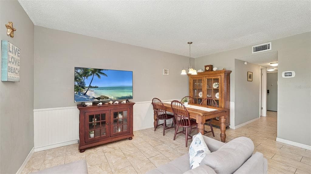 1622 STICKNEY POINT ROAD 22-102 photo 8