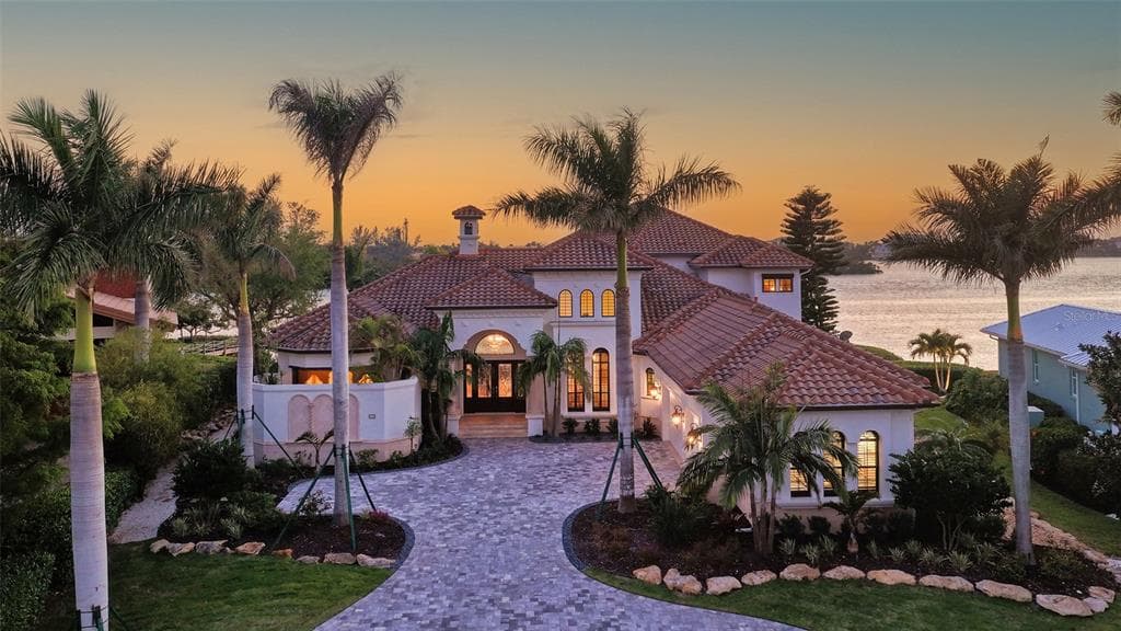 275 LOOKOUT POINT DRIVE 1