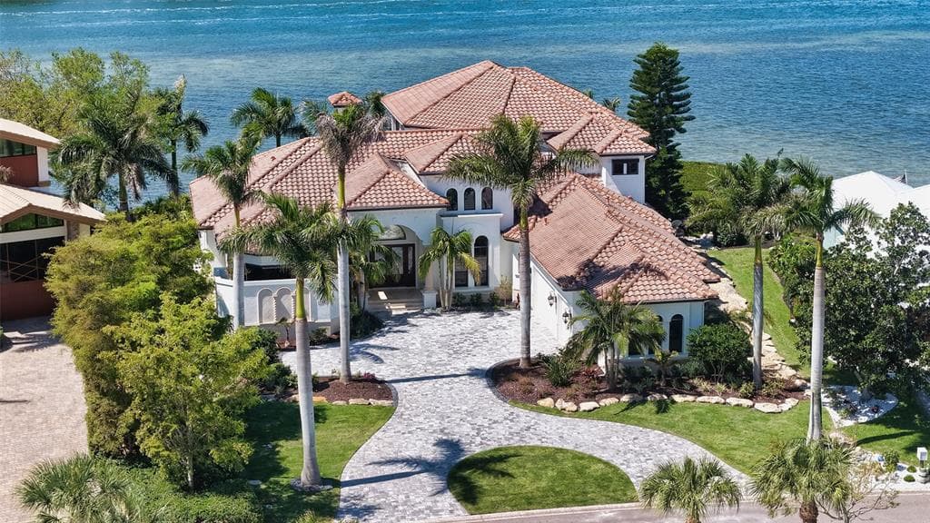 275 LOOKOUT POINT DRIVE 5