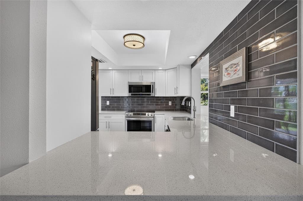 300 TARPON WAY photo 13