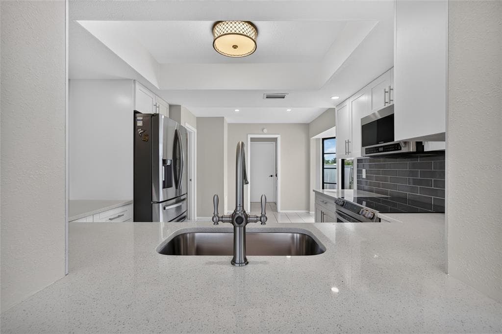 300 TARPON WAY photo 12