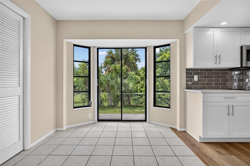 300 TARPON WAY photo 15