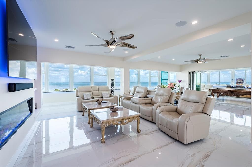1365 SNELL ISLE BOULEVARD NE 9A photo 2