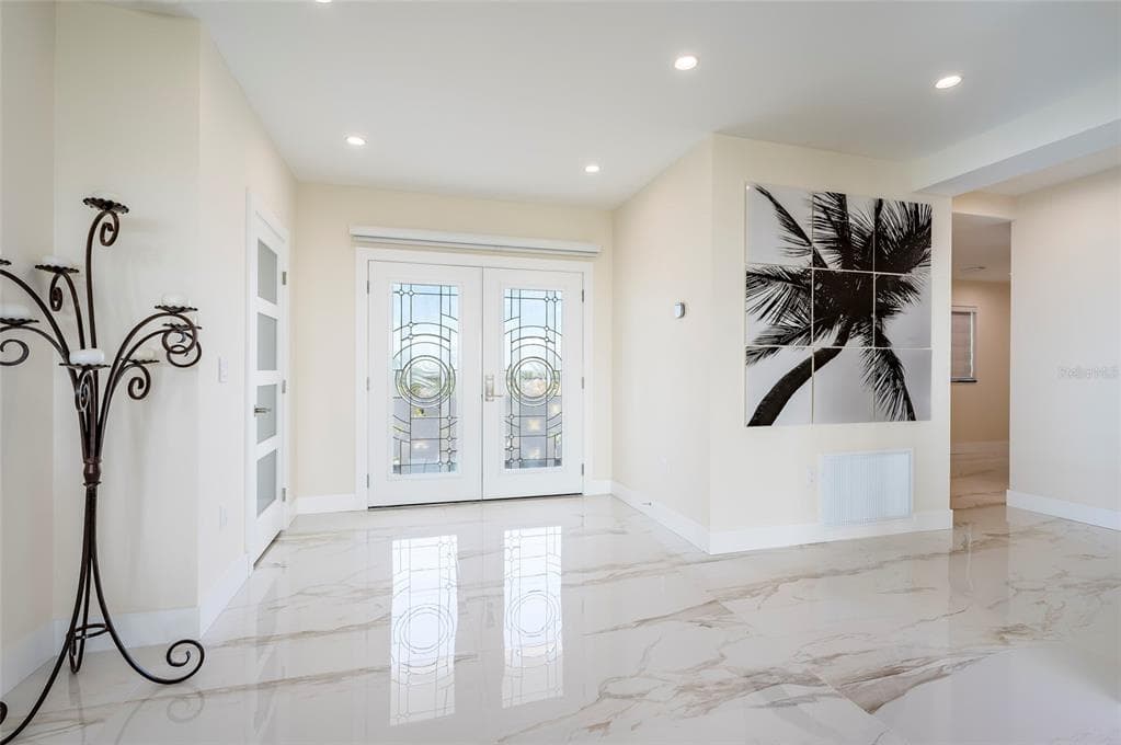 1365 SNELL ISLE BOULEVARD NE 9A photo 4