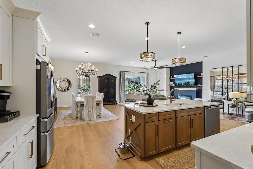136 IRIS CREEK DRIVE photo 9