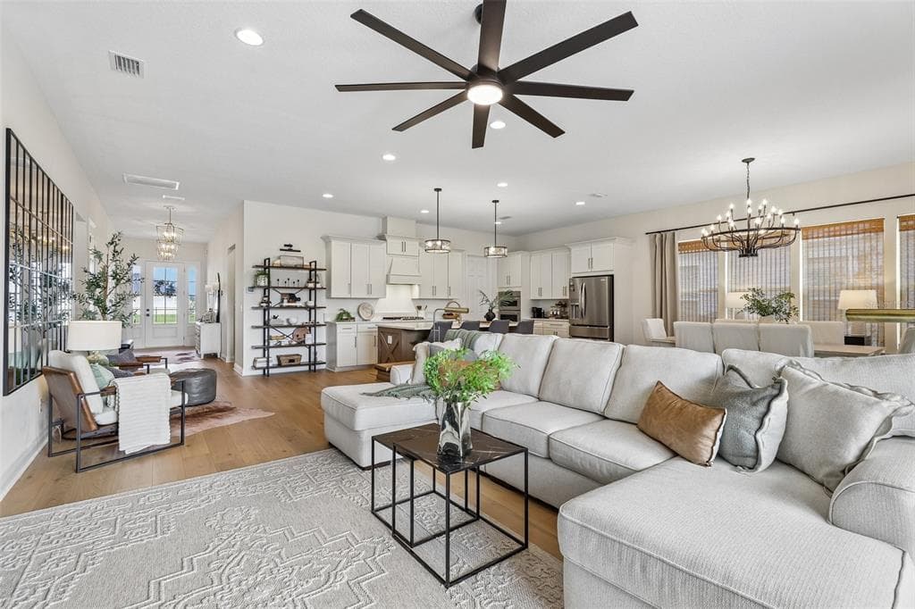 136 IRIS CREEK DRIVE photo 4
