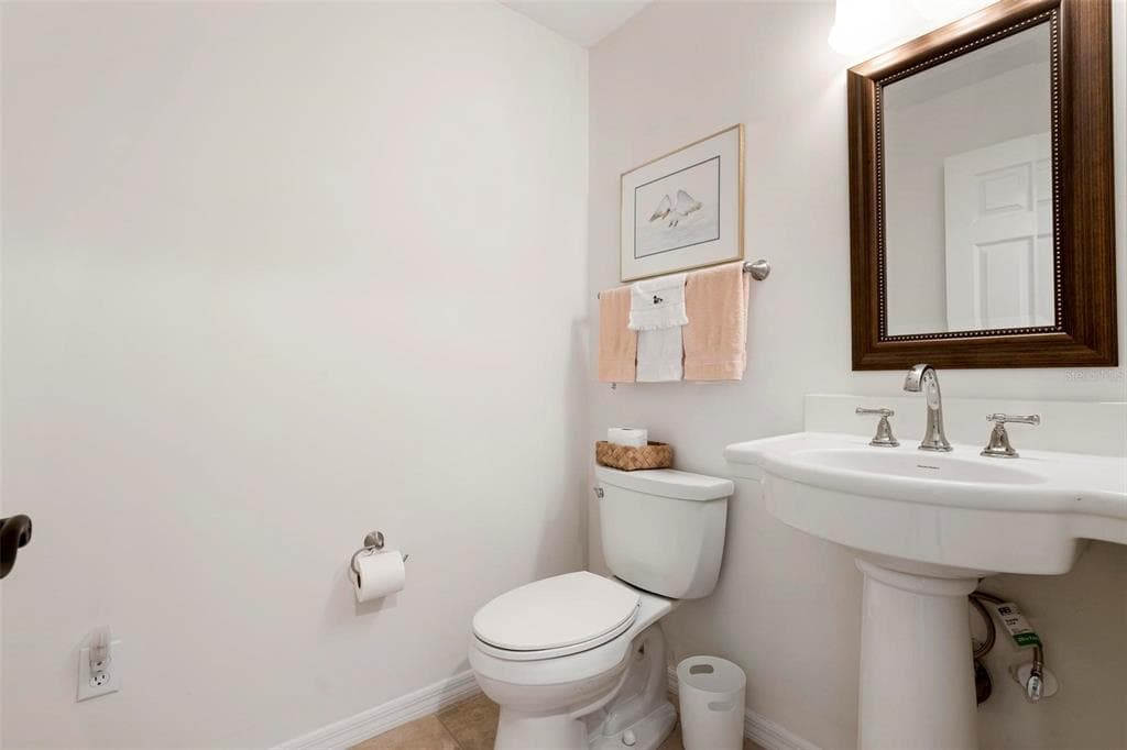 903 PINEHURST LANE photo 17