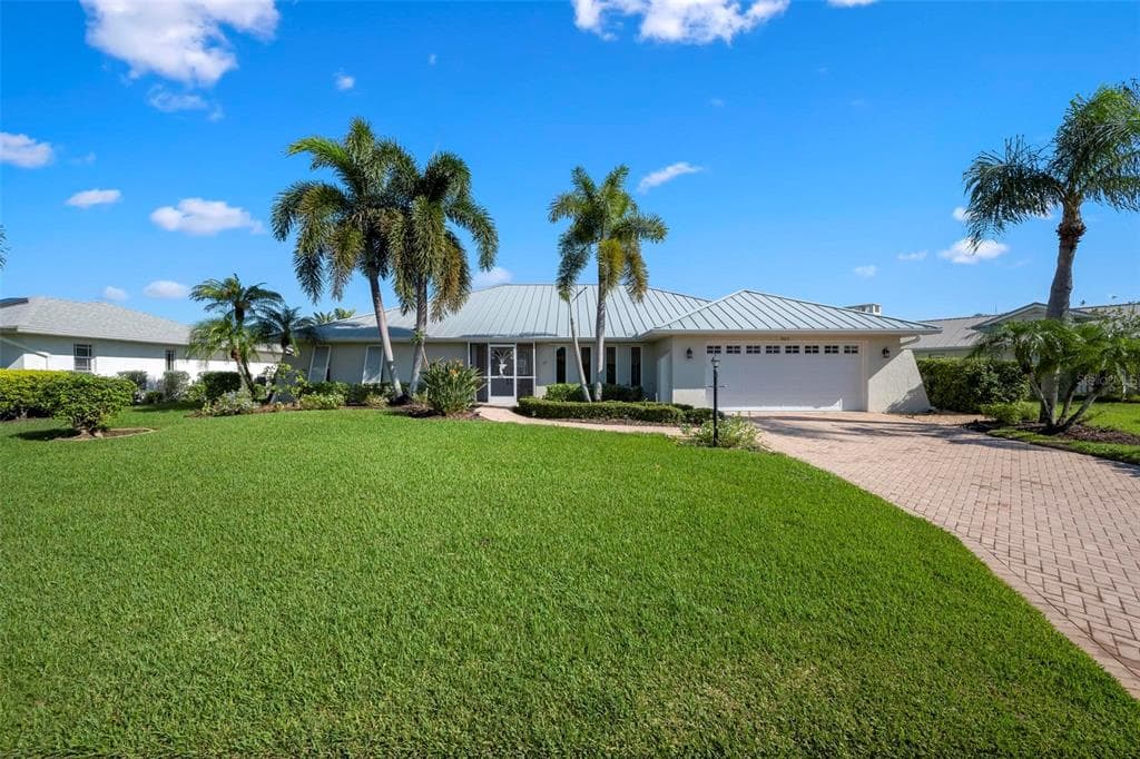 903 PINEHURST LANE photo 3