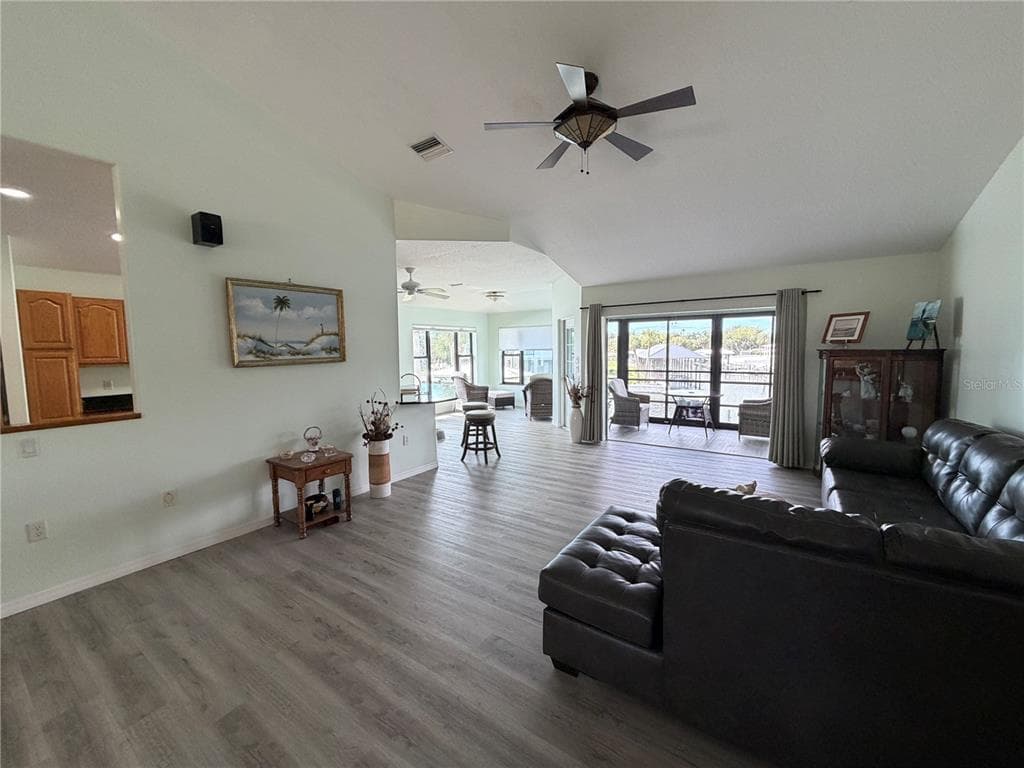 1610 NW 20TH AVENUE photo 22