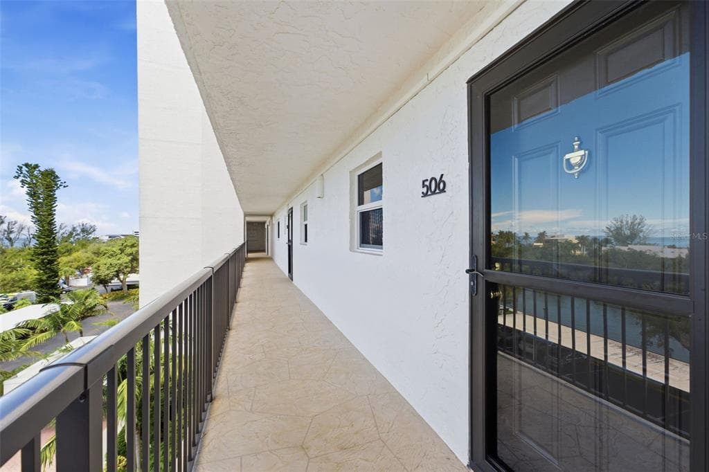 9397 MIDNIGHT PASS ROAD 506 photo 8