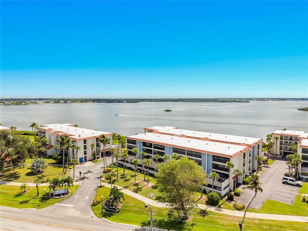 1551 BEACH ROAD 205 photo 2