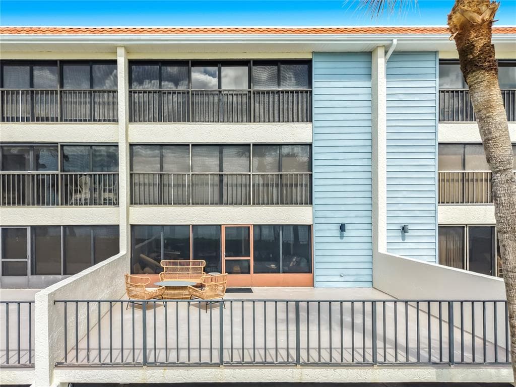 1551 BEACH ROAD 205 photo 3