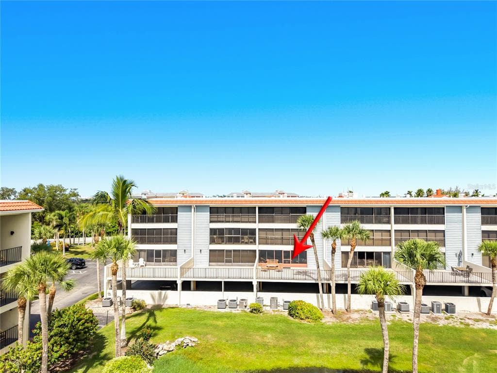 1551 BEACH ROAD 205 photo 4