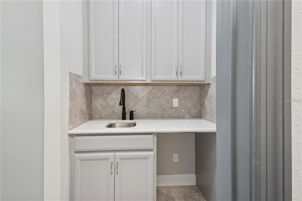 7031 BILLIE COURT photo 11