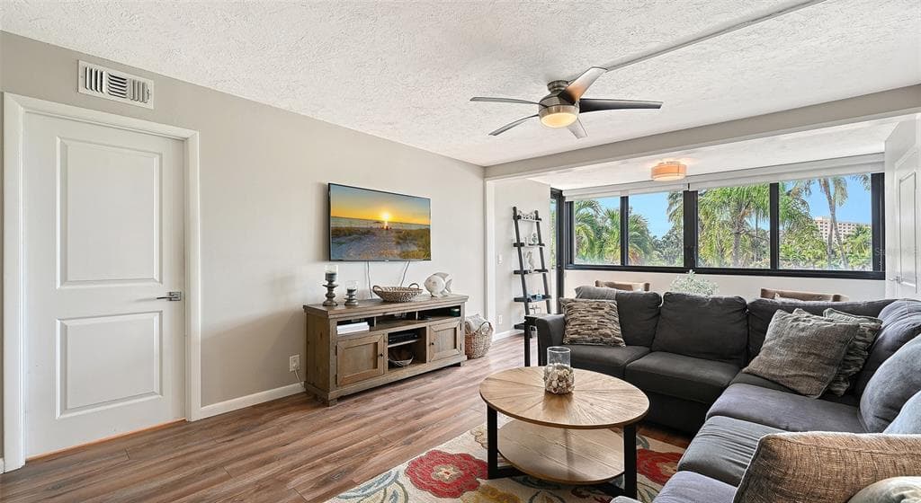5855 MIDNIGHT PASS ROAD 221 photo 5