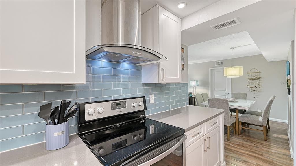 5855 MIDNIGHT PASS ROAD 221 photo 11