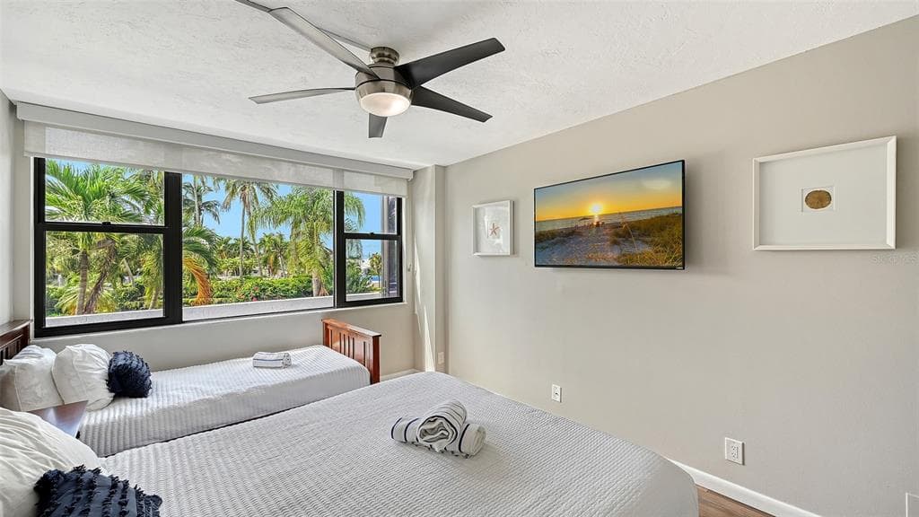 5855 MIDNIGHT PASS ROAD 221 photo 19