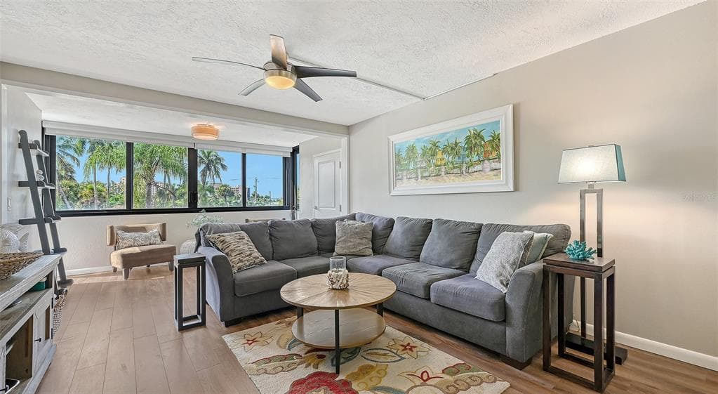 5855 MIDNIGHT PASS ROAD 221 photo 4