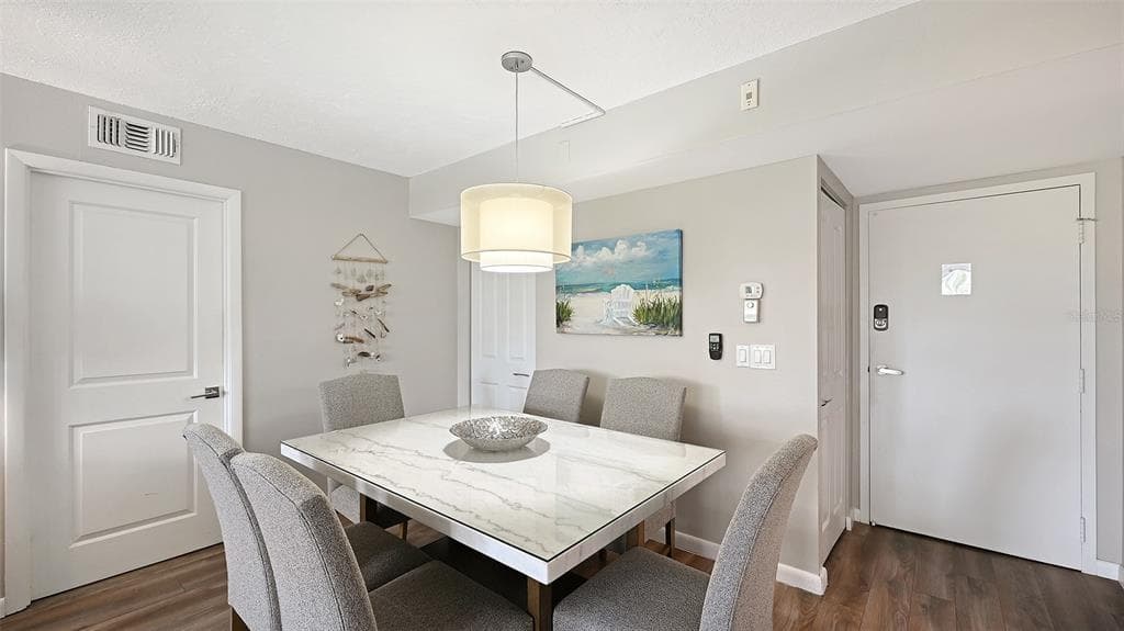 5855 MIDNIGHT PASS ROAD 221 photo 8