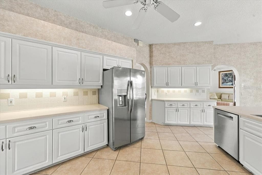 8405 MAYBELLE DRIVE photo 22