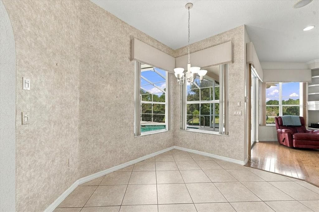 8405 MAYBELLE DRIVE photo 25