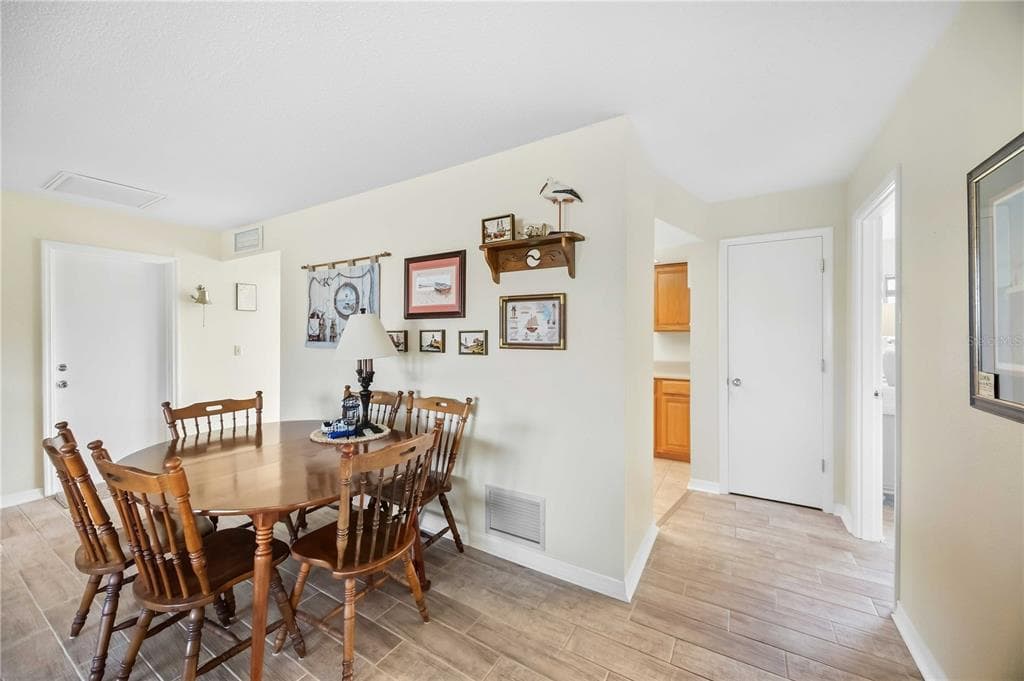 2655 LEAR ROAD photo 7