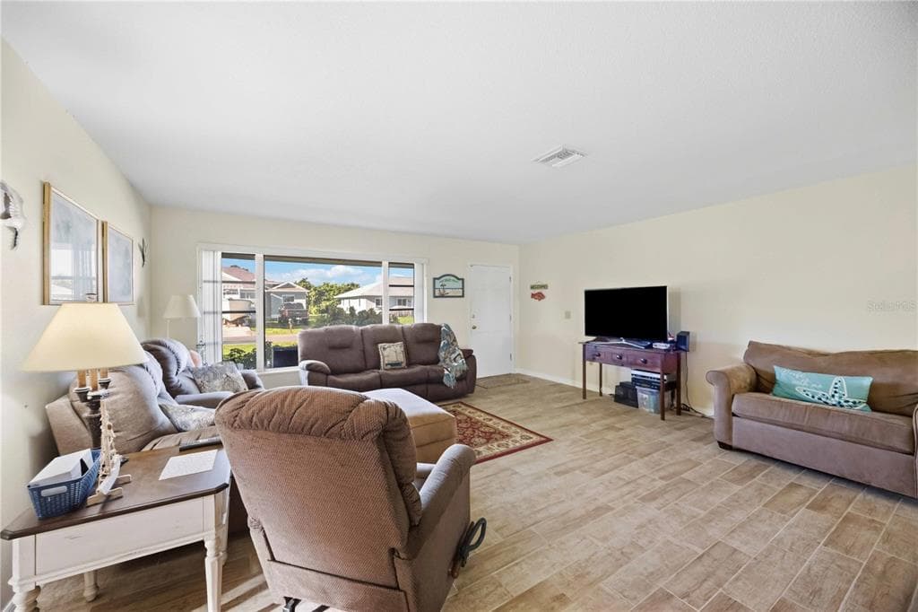 2655 LEAR ROAD photo 3