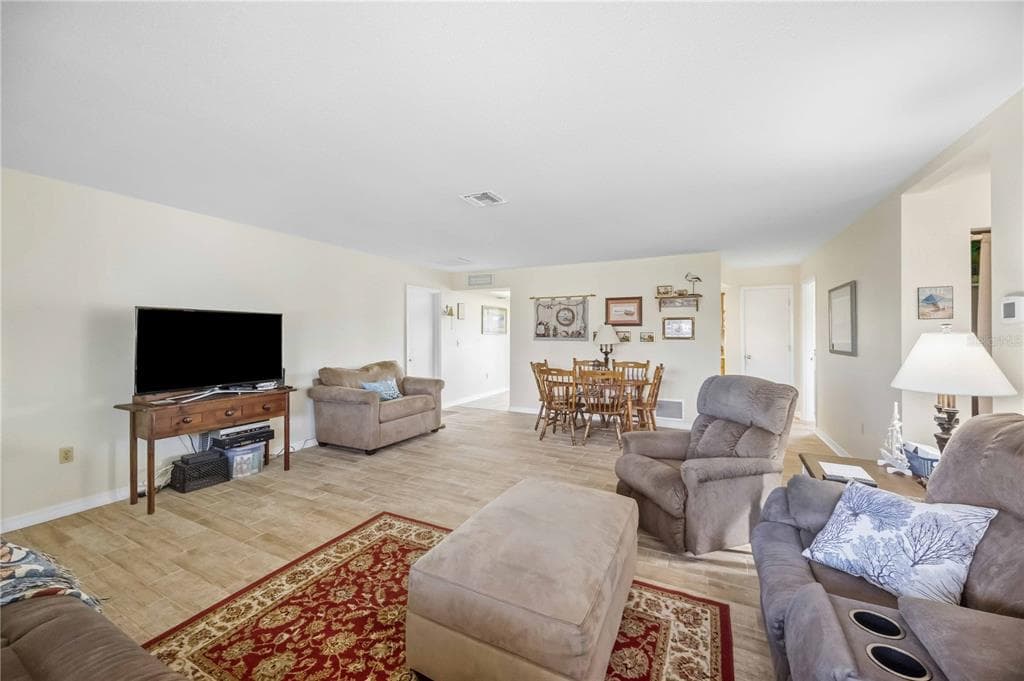 2655 LEAR ROAD photo 4