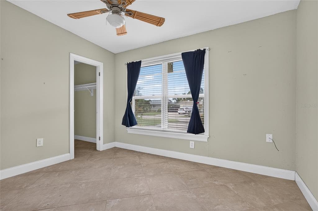 182 BEENEY ROAD SE photo 25