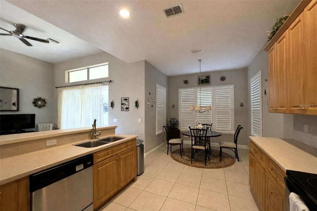 10127 TRIA DRIVE photo 19