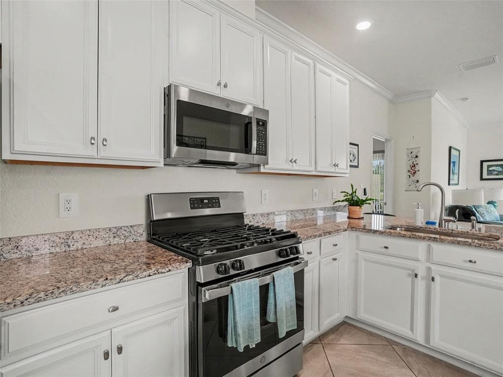 2606 AVOLET COURT photo 7