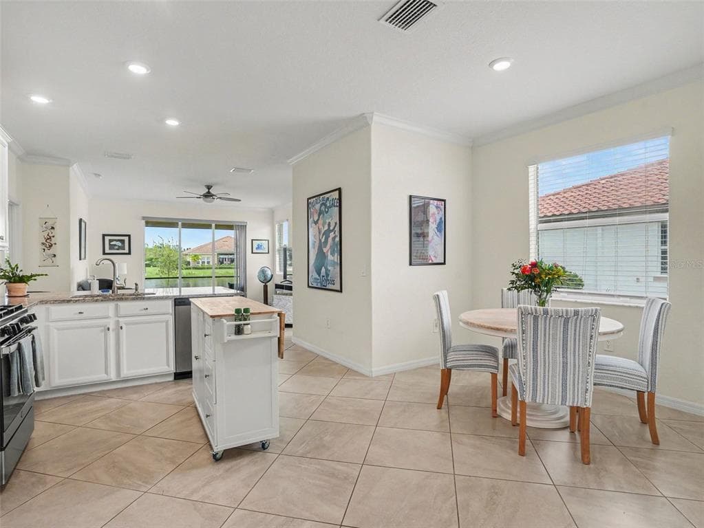 2606 AVOLET COURT photo 5
