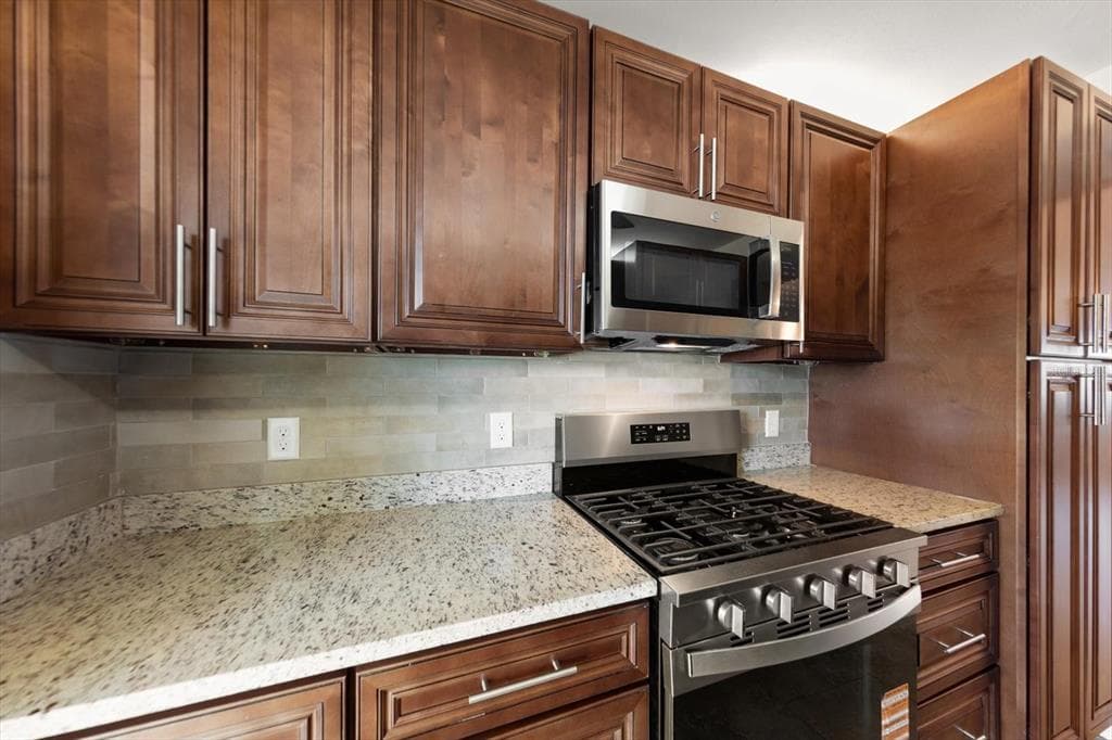 6025 SHORE BOULEVARD S 107 photo 17