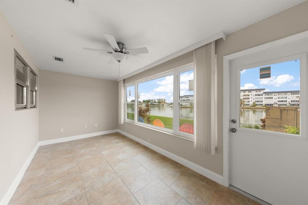 6025 SHORE BOULEVARD S 107 photo 14