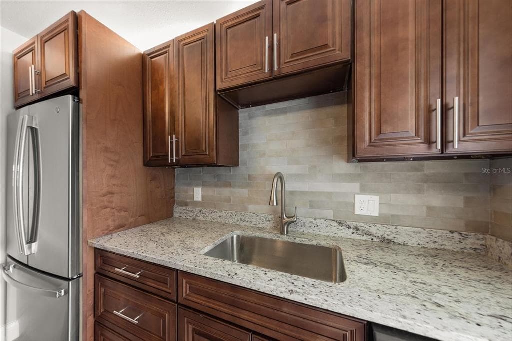 6025 SHORE BOULEVARD S 107 photo 18
