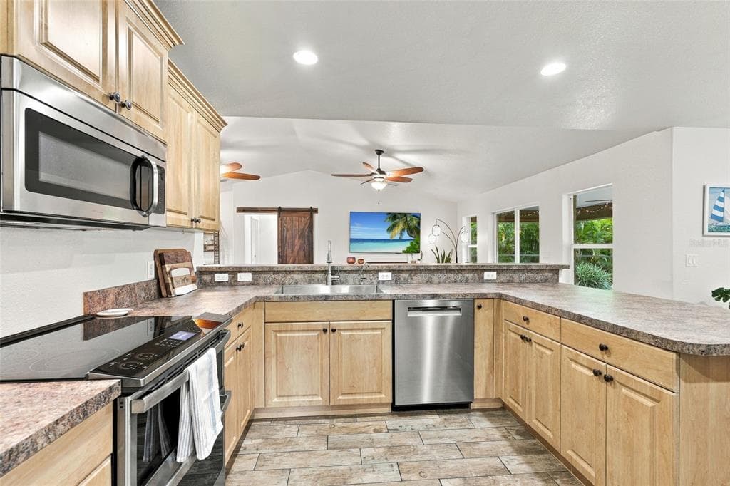 3174 WENONA DRIVE photo 23